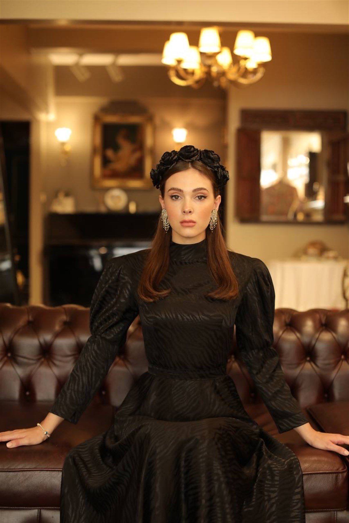 “Madam Carla” Siyah