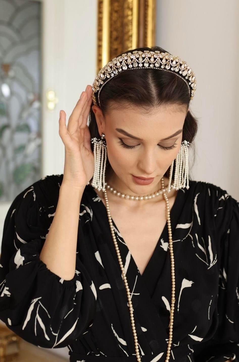 Kristal Taşlı Taç 