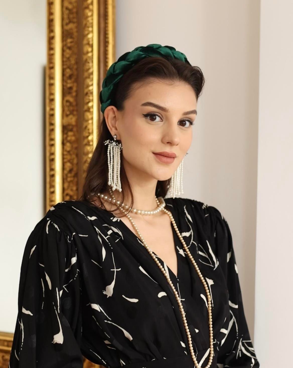 Yeşil Kadife Örgülü Taç 