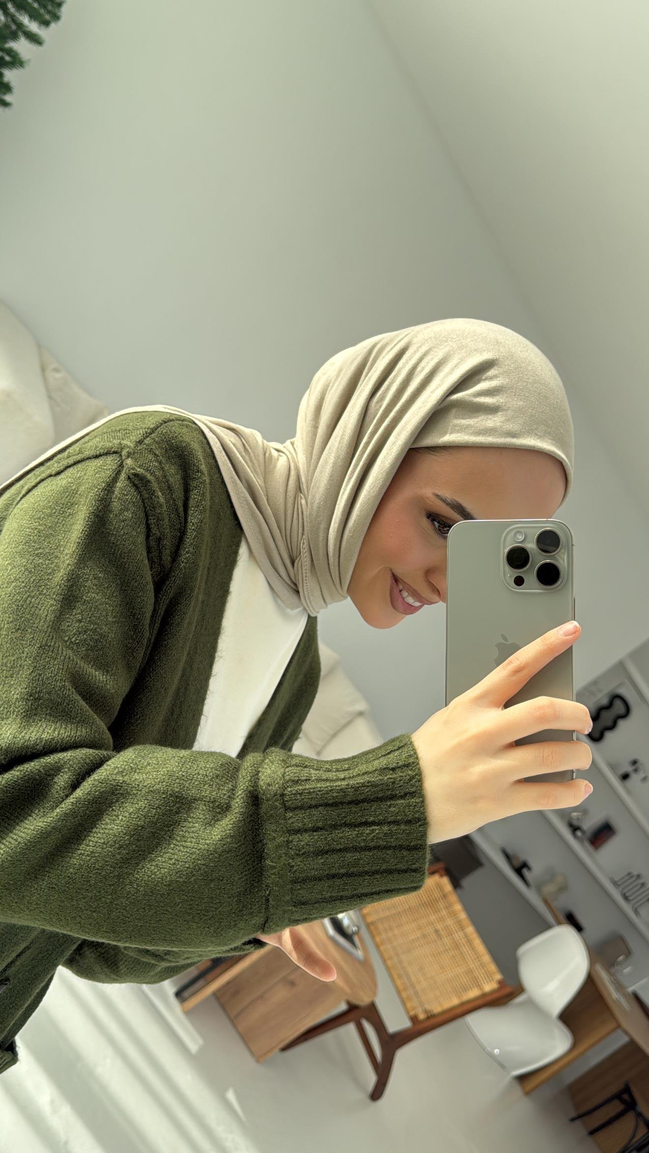 5 Düğmeli Cepli Triko Hırka