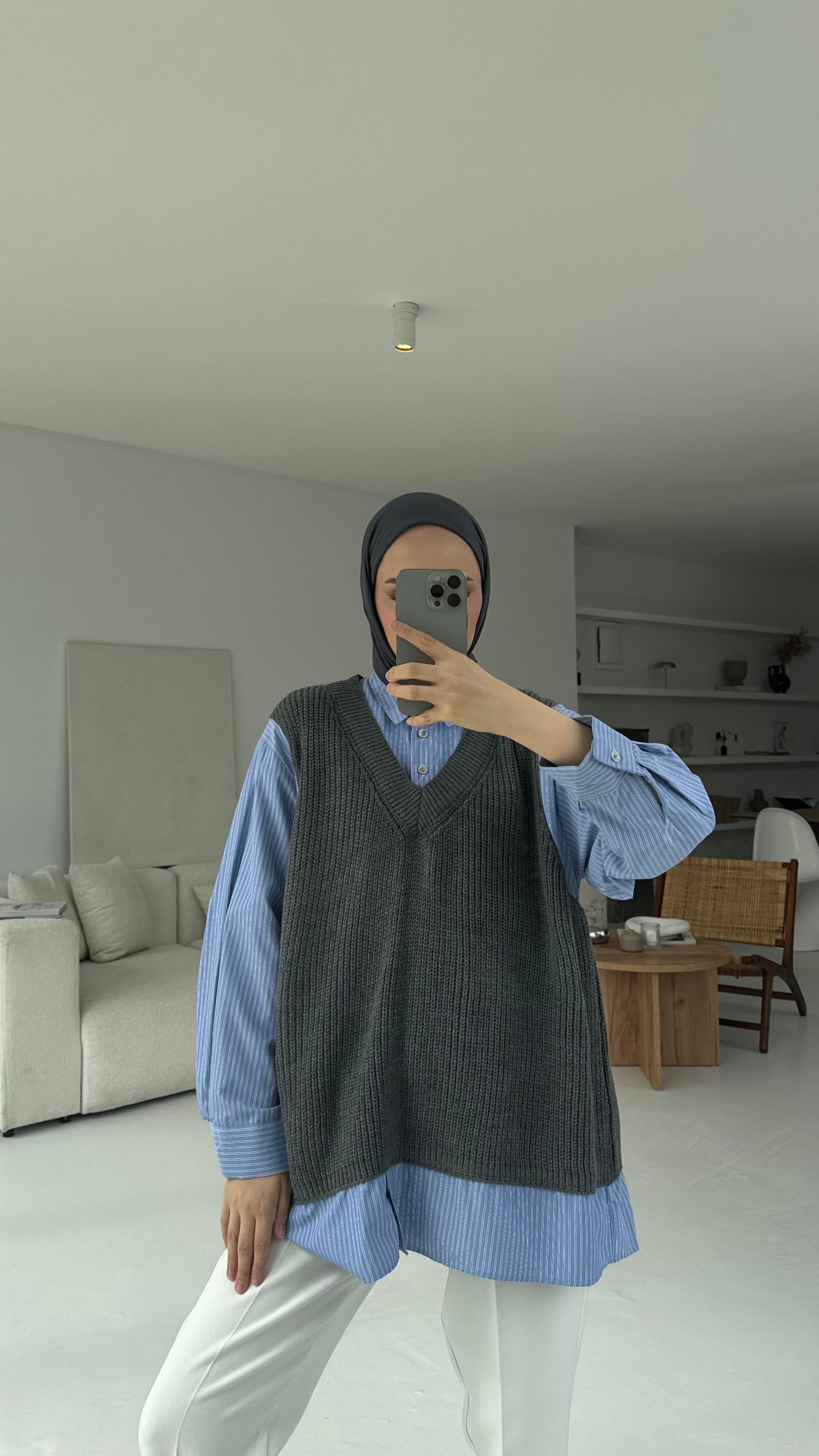 Gömlek Detaylı Triko