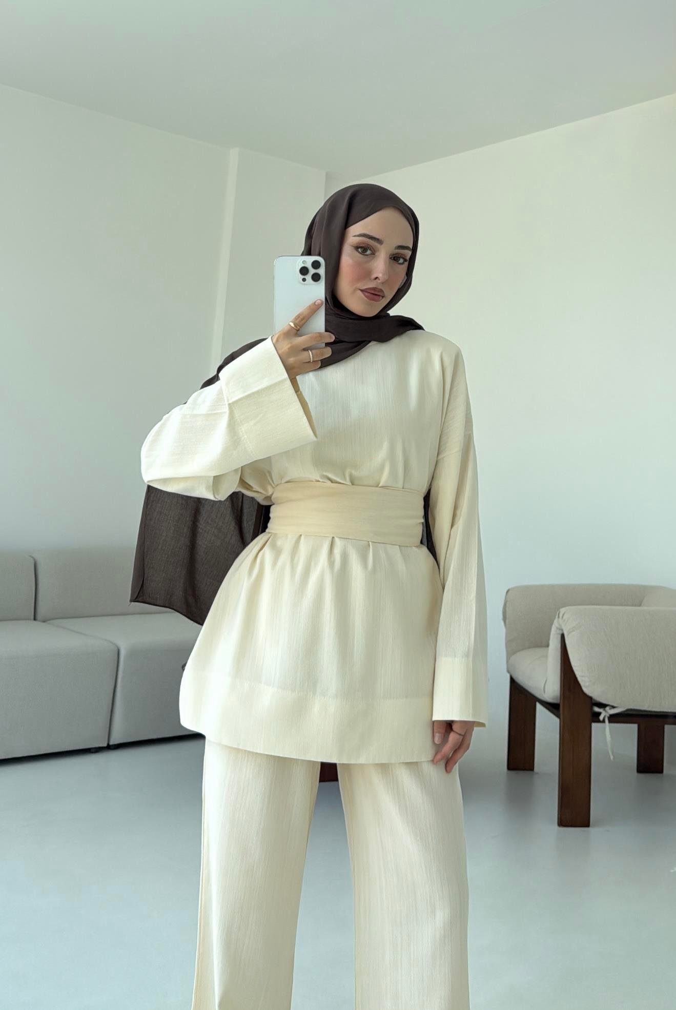 Krem Kuşaklı Bluz Takım 