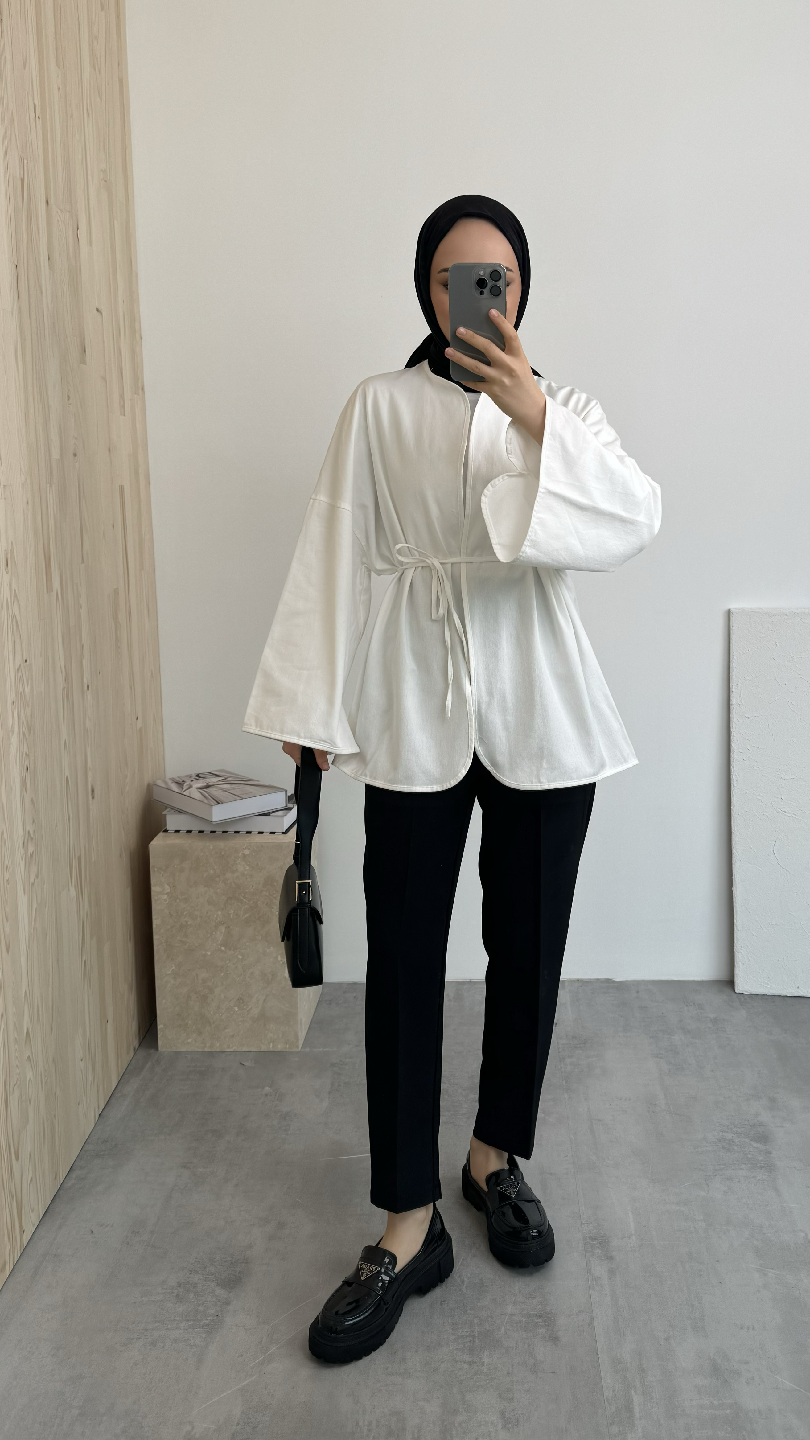 Seyyar Kemerli Kimono Beyaz