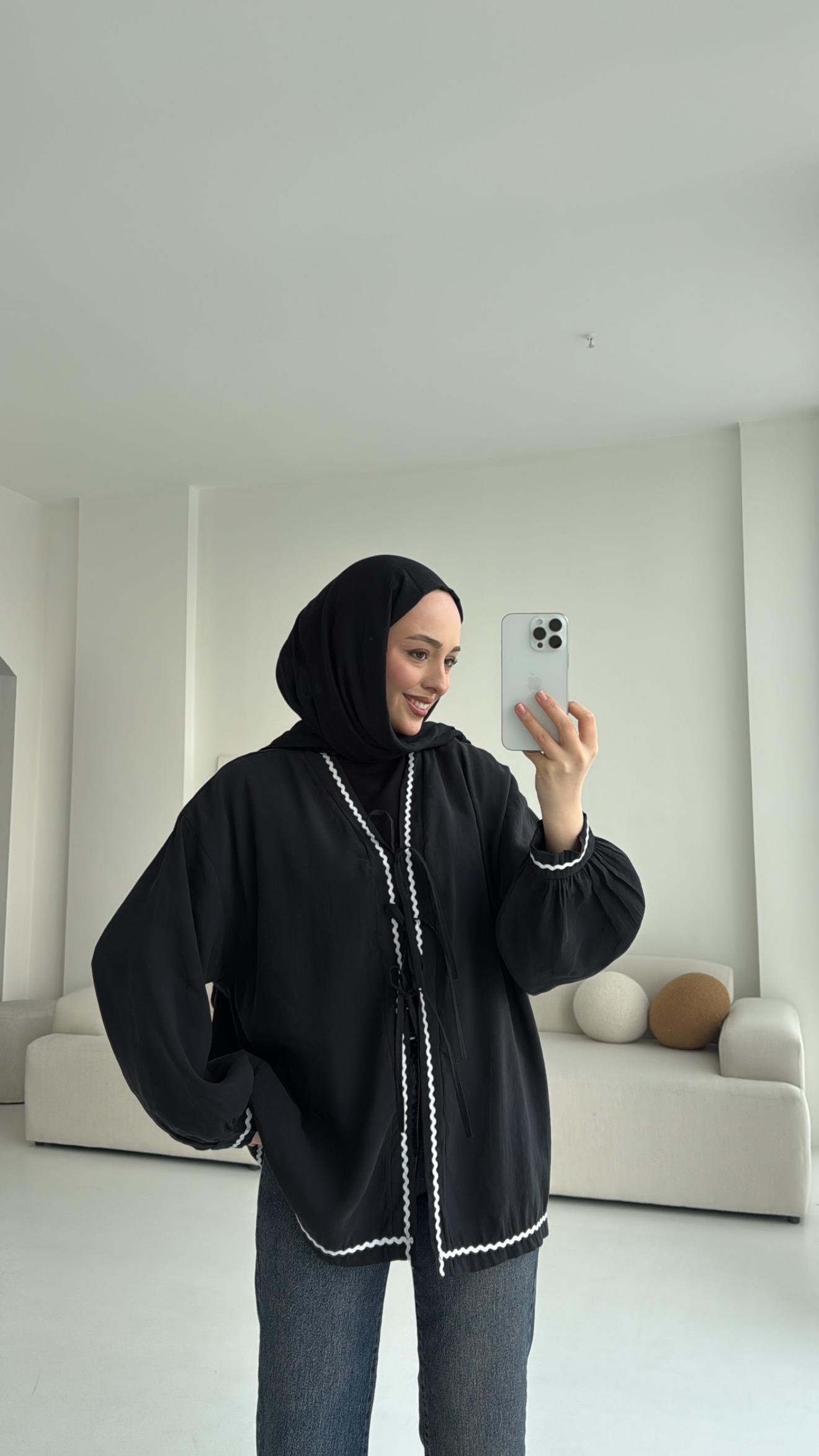 Siyah Bağlamalı Dantel Detay Kimono 