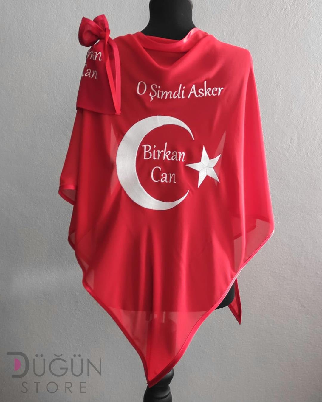 Kırmızı Beyaz İşlemeli İsimli Asker Örtüsü