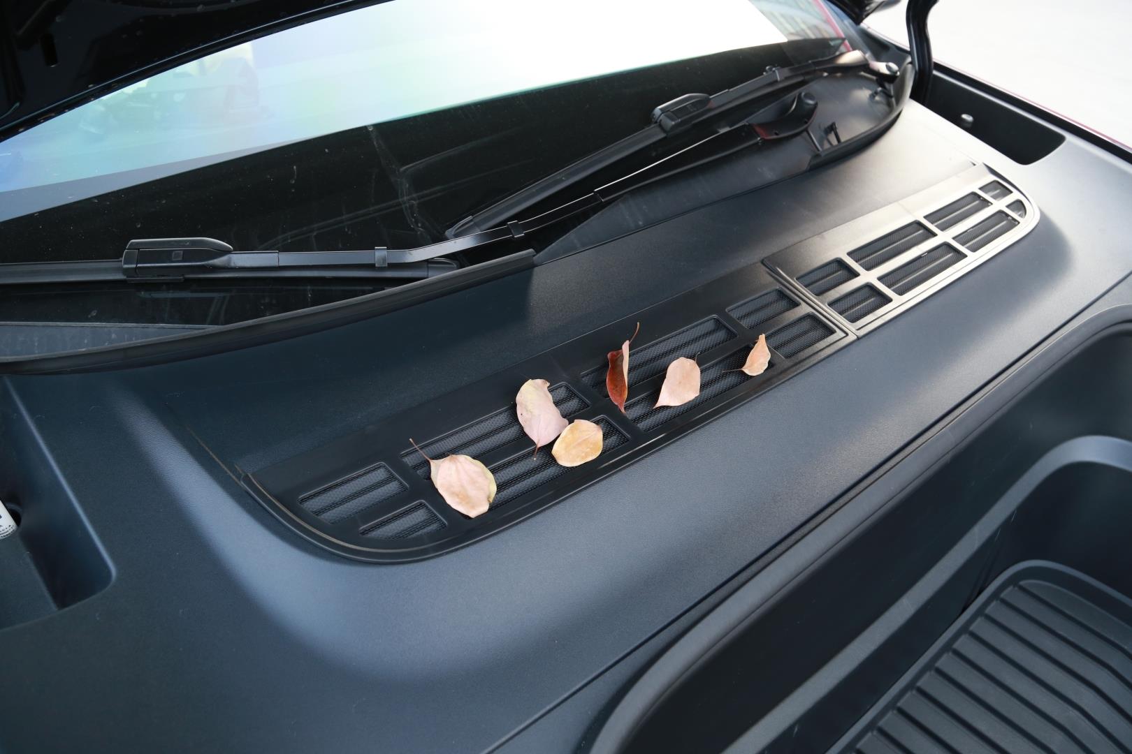 2025+ MODEL Y (JUNIPER) IÇIN ÖN IZGARA KORUMA