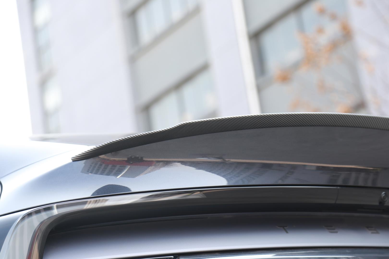 2025+ MODEL Y (JUNIPER) IÇIN SPOR SPOILER - PARLAK KARBON BOYA
