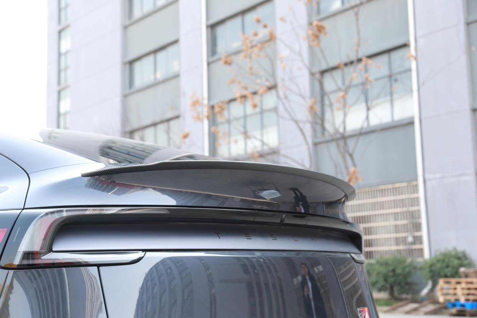 2025+ MODEL Y (JUNIPER) IÇIN SPOR SPOILER - MAT KARBON BOYA