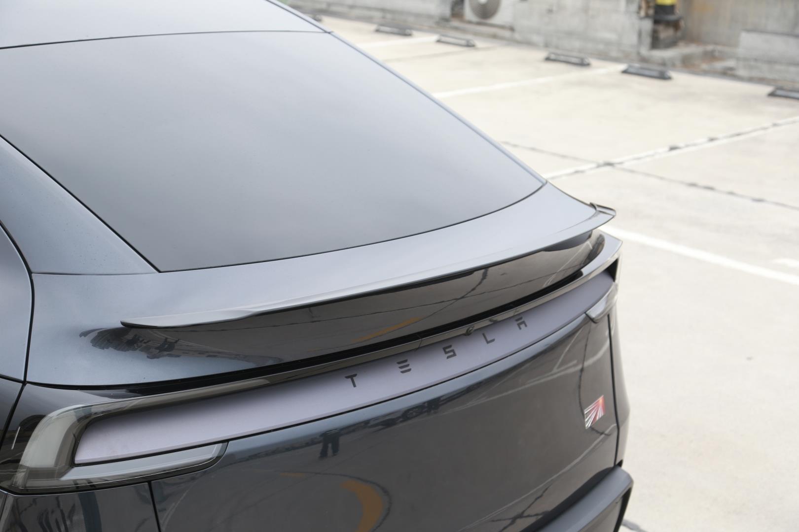 2025+ MODEL Y (JUNIPER) IÇIN SPOR SPOILER - PIANO BLACK