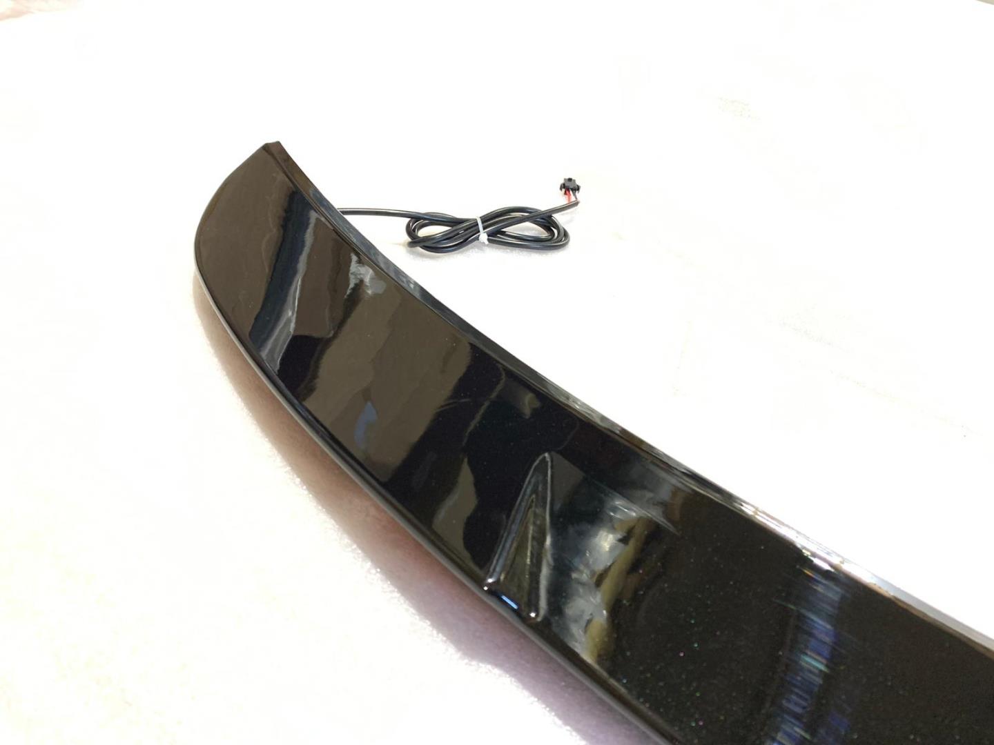 3 SERISI 2019+  G20 LED SPOILER (PIANO BLACK)