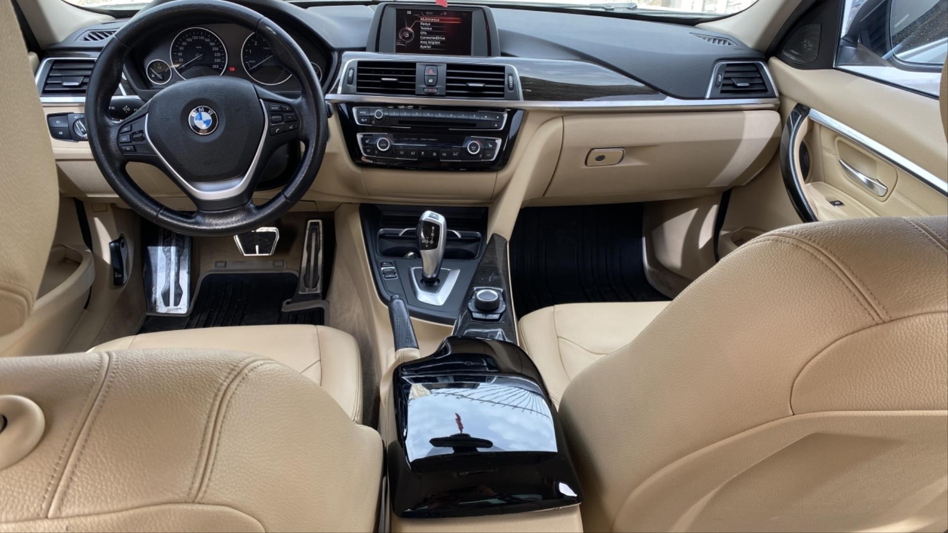 3 SERISI F30 IÇIN UYUMLU  KOL DAYAMA KAPLAMA - PIANO BLACK 