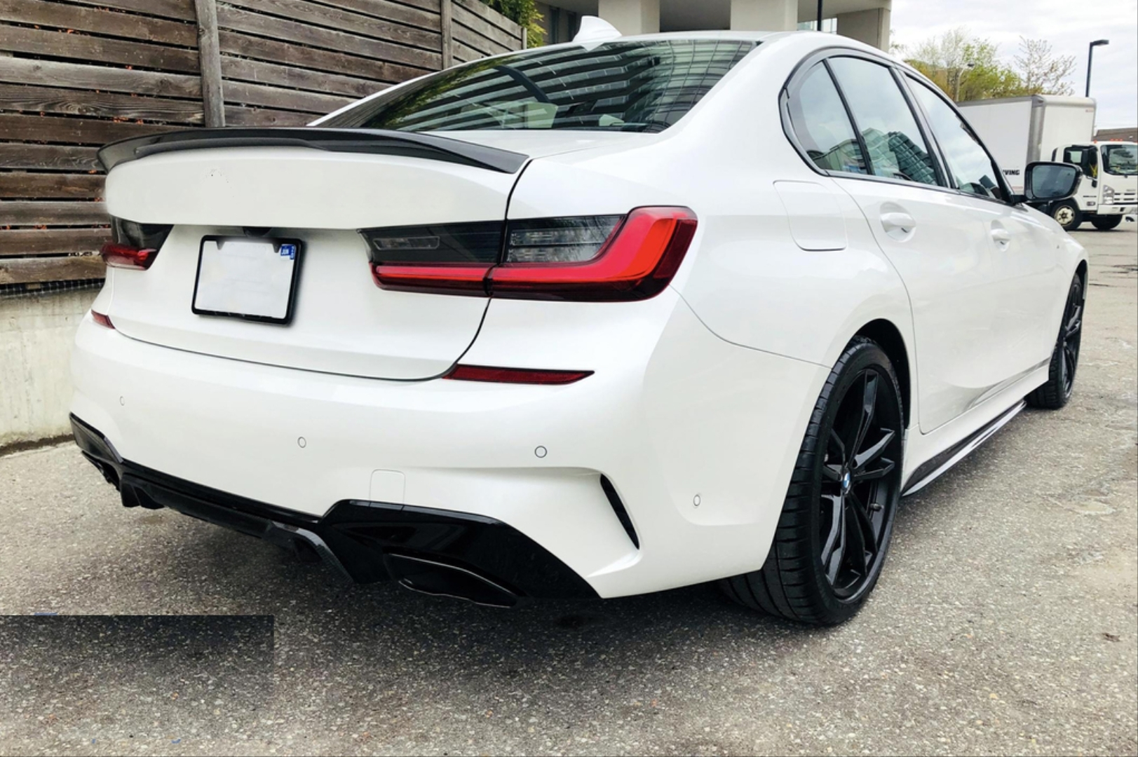 3 SERISI G20 2019+ IÇIN UYUMLU   DIFÜZÖR 3.40i PIANO BLACK ( M-Sport) 