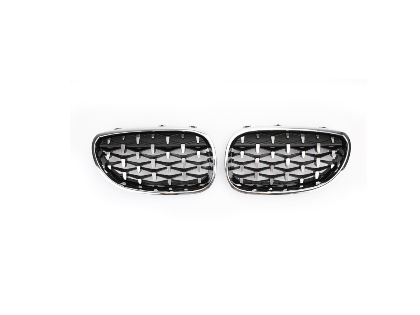 5 SERISI E60 2004-2009 IÇIN UYUMLU DIAMOND PANJUR (BÖBREK) KROM ÇERÇEVE 