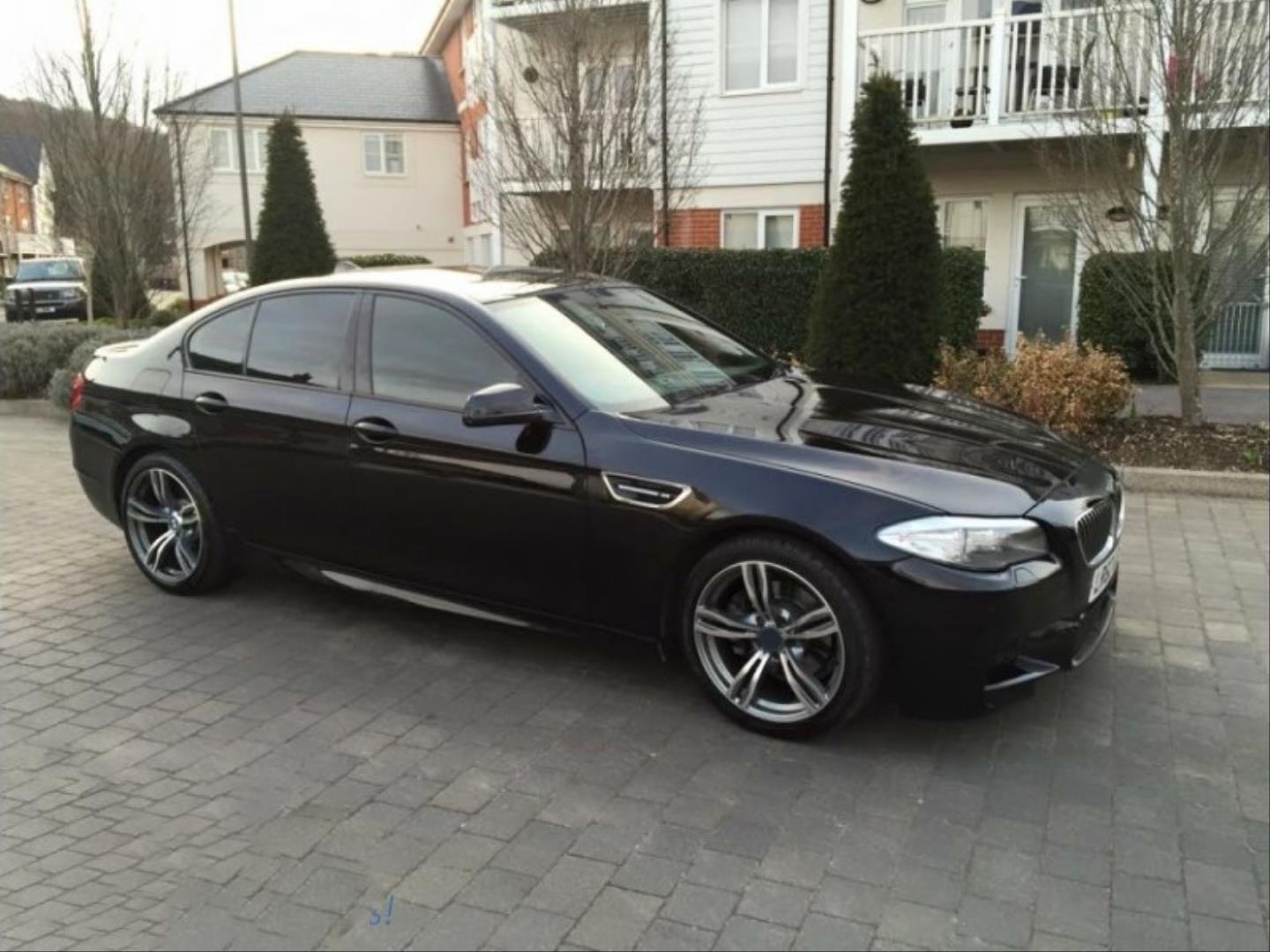 5 SERISI F10 2010-2017 IÇIN UYUMLU M5 GÖRÜNÜM BODY KIT  + PANJUR (BÖBREK)