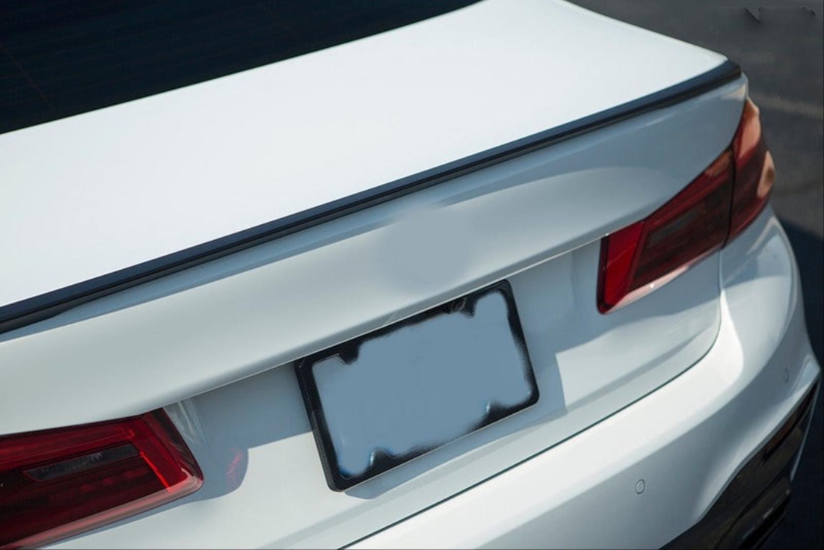 5 SERISI G30 IÇIN UYUMLU   HYBRID SPOILER  - PIANO BLACK (PARLAK SIYAH) 