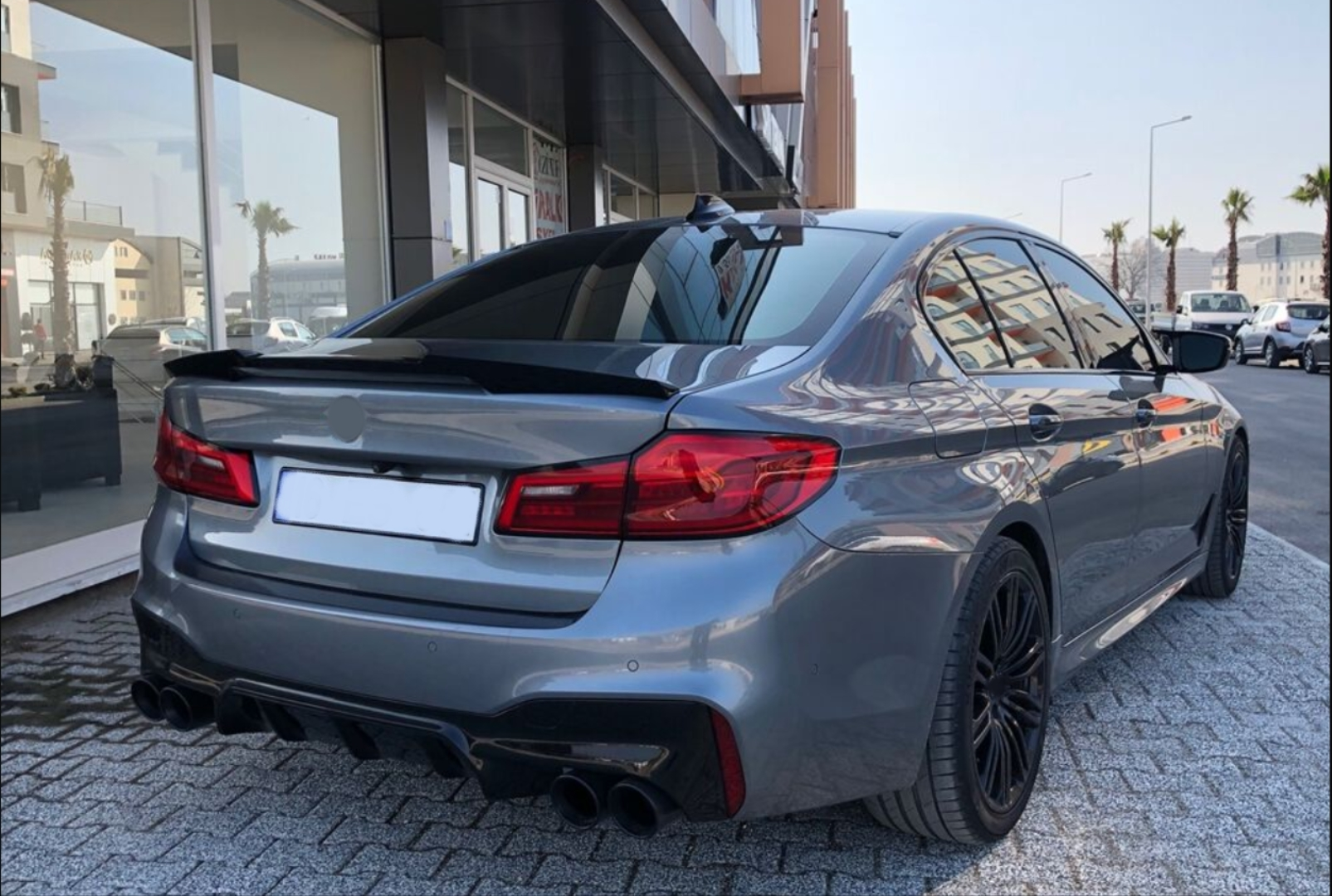 5 SERISI G30 IÇIN UYUMLU M5 GÖRÜNÜM BODY KIT (Panjur Dahil)