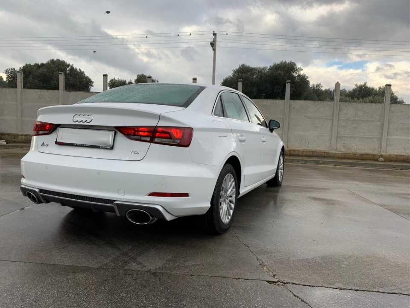 A3 2013-2016 SEDAN IÇIN UYUMLU RS3 DIFUZOR