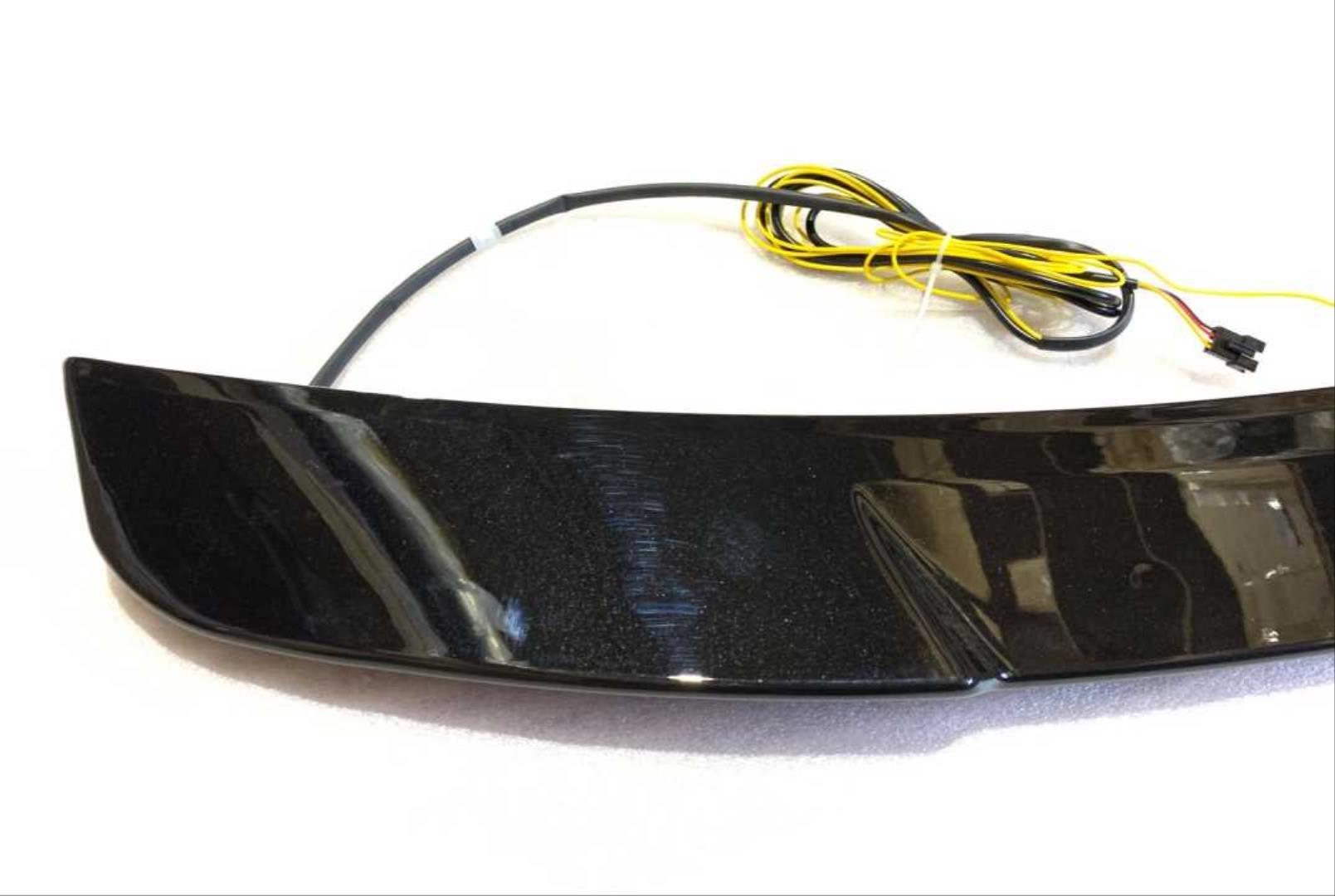 A3 2013-2019 SEDAN IÇIN UYUMLU LED SPOILER  PIANO BLACK (PARLAK SIYAH) 