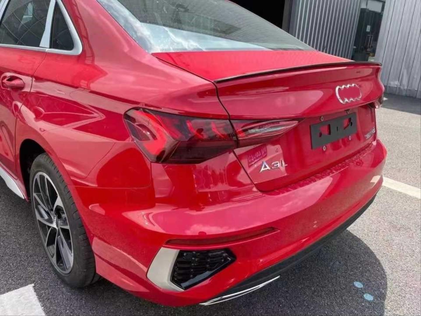 A3 2021+ SEDAN IÇIN UYUMLU S3 SPOILER  - PIANO BLACK (PARLAK SIYAH) 