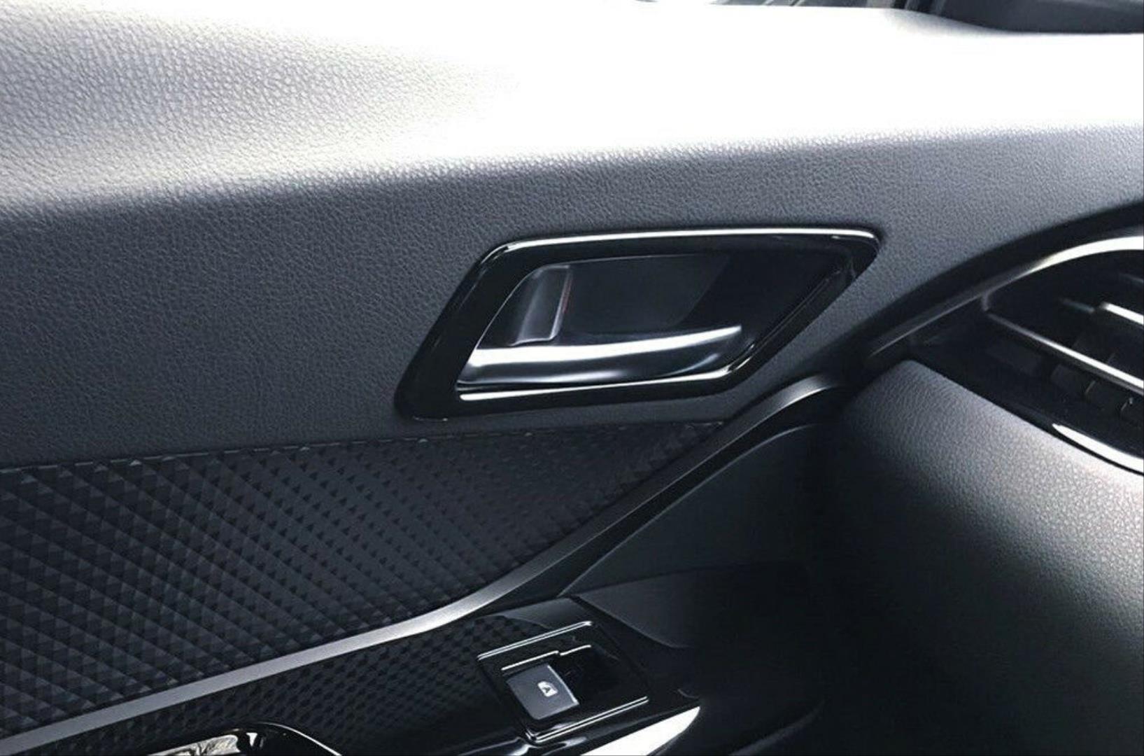C-HR 2016-2019 IÇIN UYUMLU KAPI KOLÇAK KAPLAMA TITANYUM SIYAH 