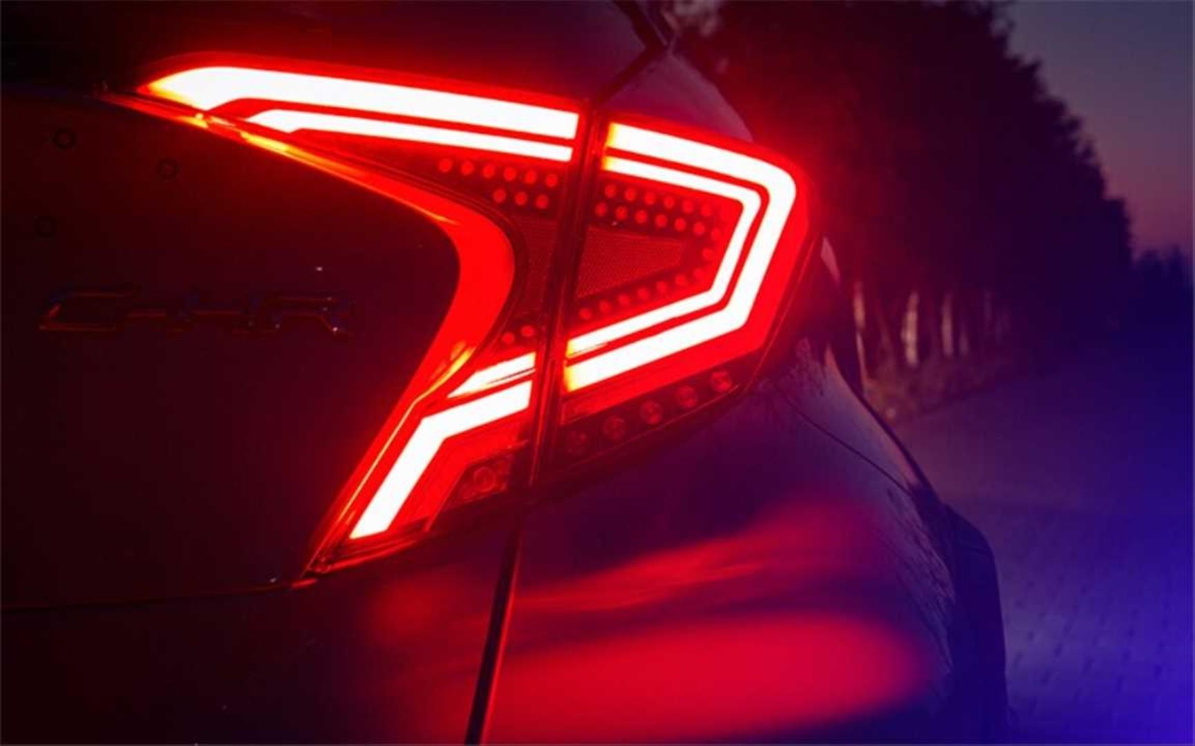 C-HR IÇIN UYUMLU LED STOP - KIRMIZI (2016-2019) (MAKYAJSIZ KASA IÇIN)