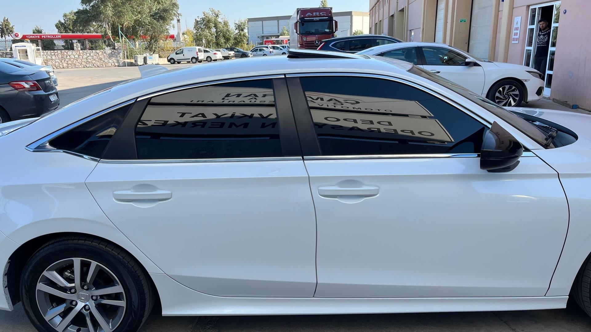 CIVIC 2022 FE1 IÇIN UYUMLU  CAM ÇITASI 8 PARÇA (SIYIRICI)