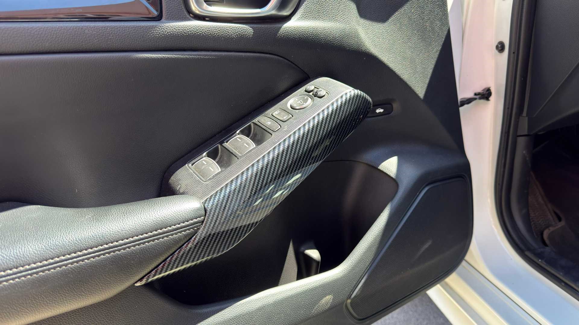 CIVIC 21-25   FE1 KAPI KOLU YAN KAPLAMA (KARBON)