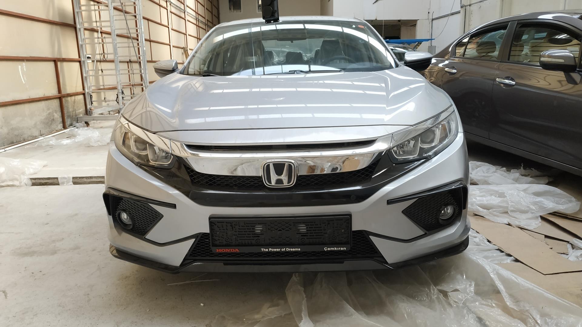 CIVIC CONCEPT MODEL ÖN TAMPON EK PIANO BLACK DETAYLI 