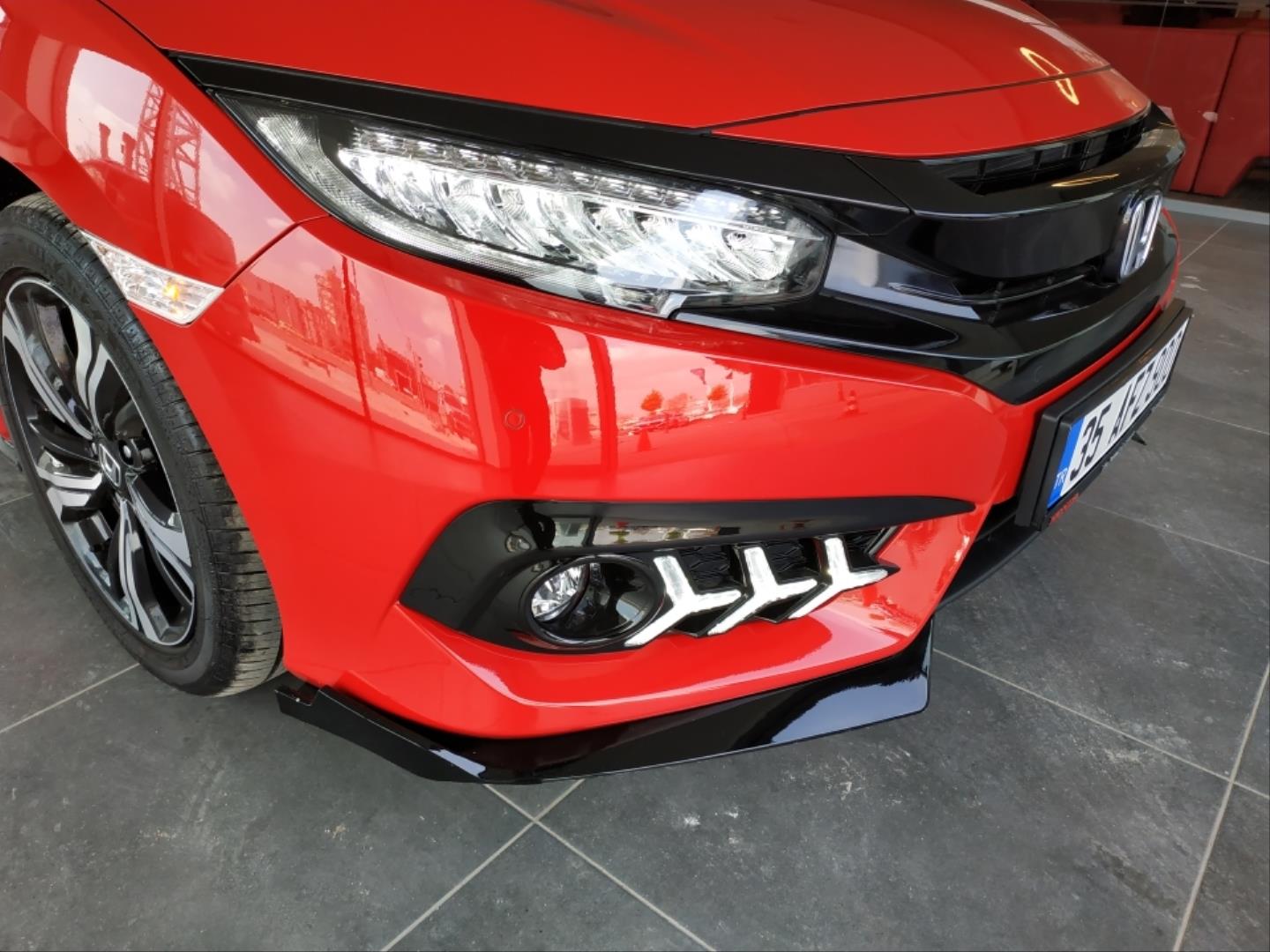 CIVIC FC5 2016-2020 IÇIN UYUMLU ÇIKINTILI ÖN FLAP PIANO BLACK DIZAYN B 