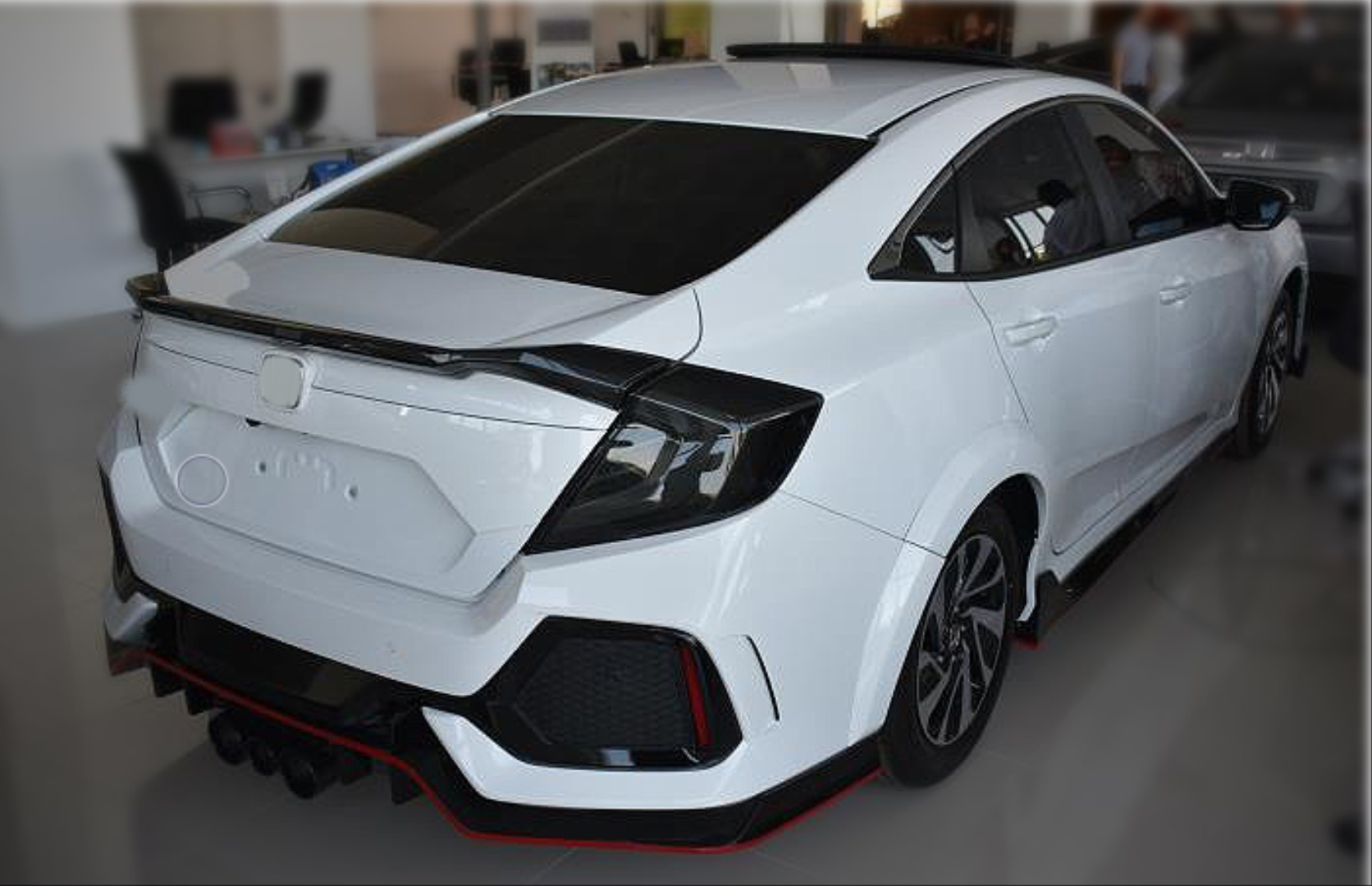 CIVIC FC5 2016-2021 IÇIN UYUMLU  HAREKETLI SINYALLI LED STOP VE SPOYLER TAKIMI SMOKE