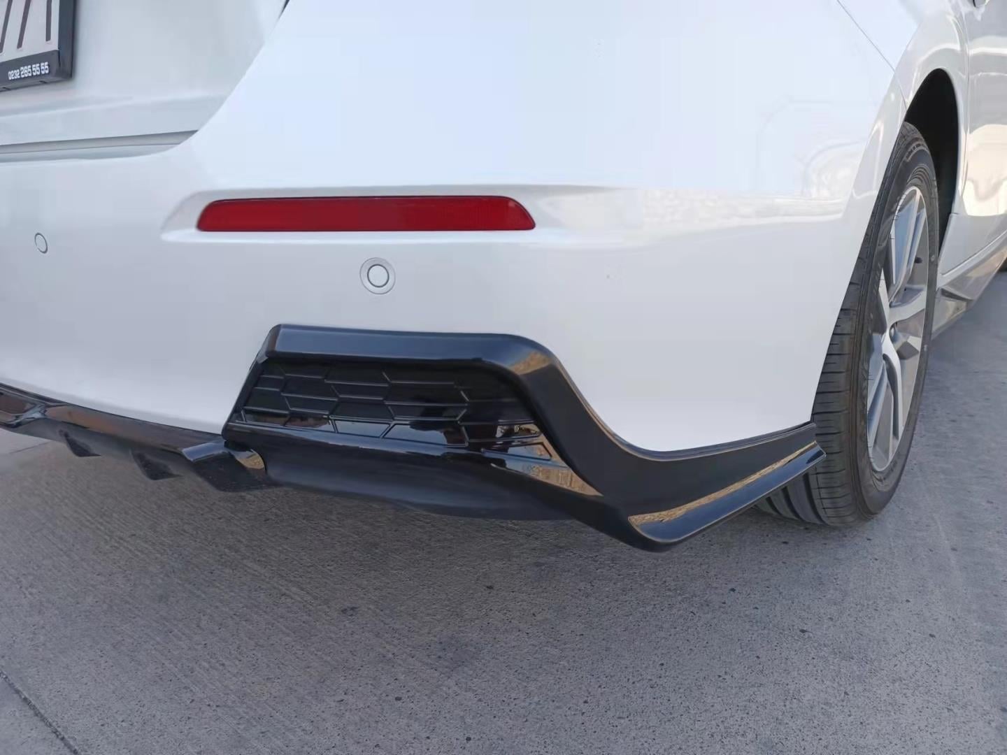 CIVIC FE1 2022 IÇIN UYUMLU  ARKA FLAP TAKIMI - PIANO BLACK  