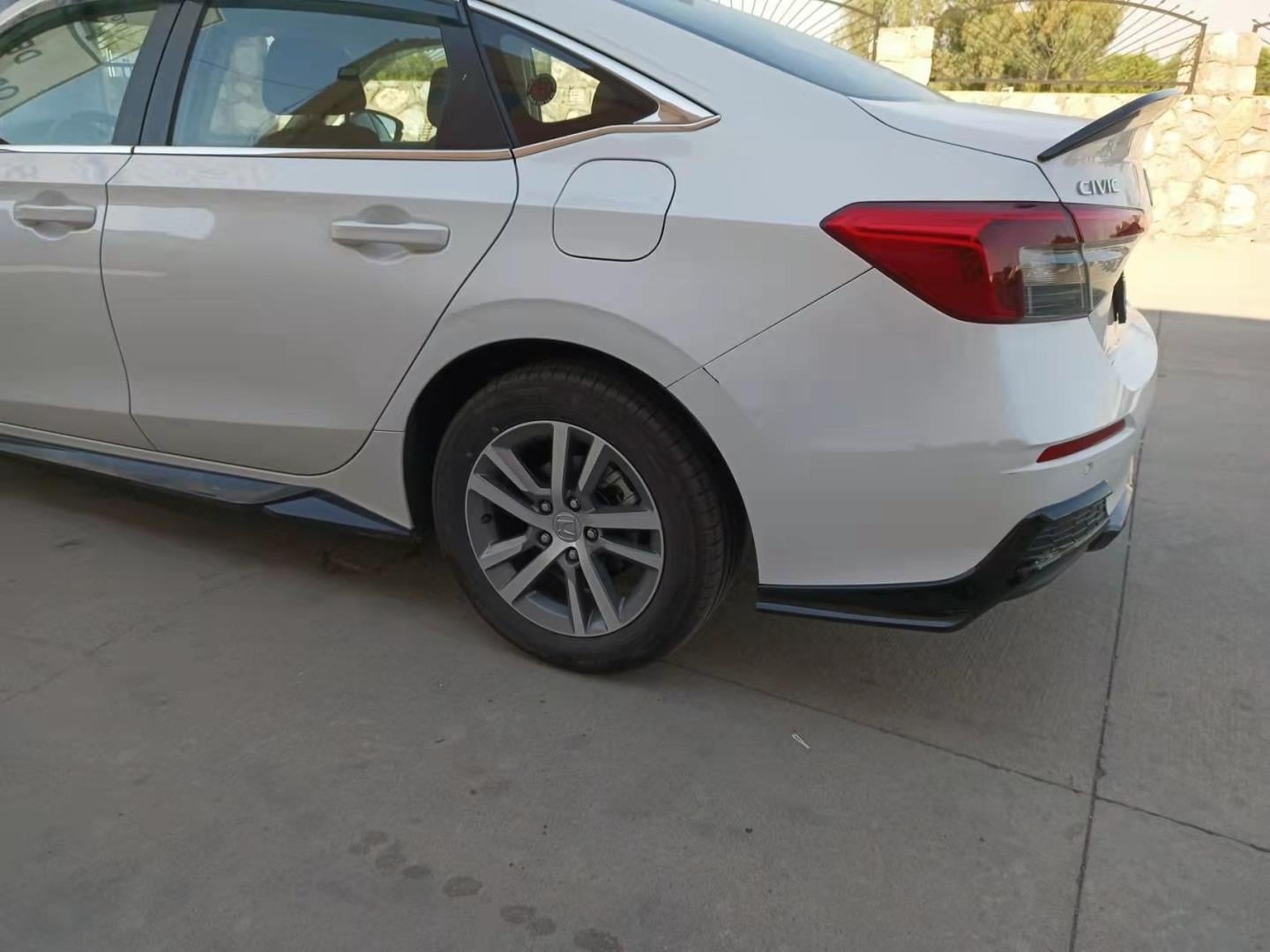 CIVIC FE1 2022 IÇIN UYUMLU  ARKA FLAP TAKIMI - PIANO BLACK  