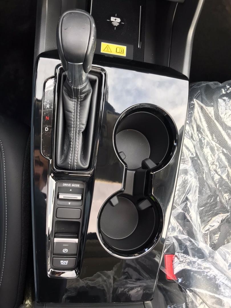 CIVIC FE1 2022 IÇIN UYUMLU  VITES KONSOL KAPLAMA -PIANO BLACK 