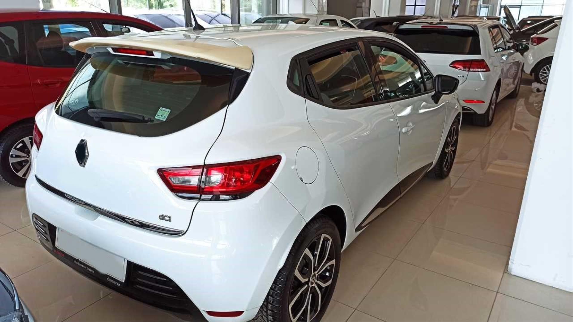 CLIO 4 2012-2019 IÇIN UYUMLU SPOILER