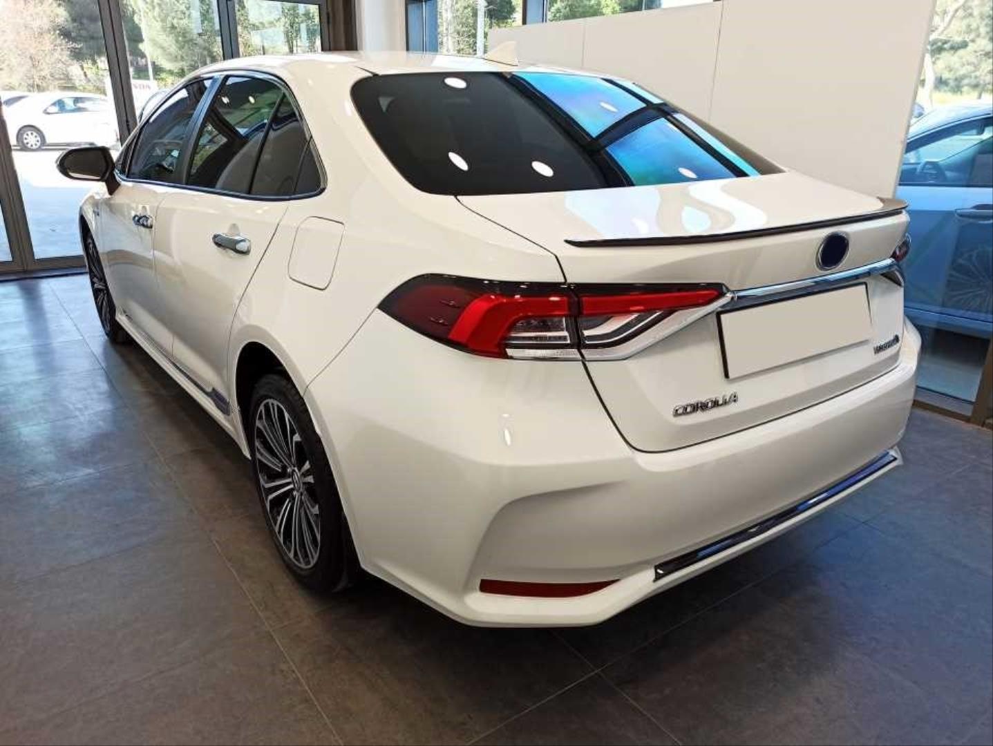 COROLLA 2019+ IÇIN UYUMLU ARKA TAMPON ALT ÇITASI KARBON
