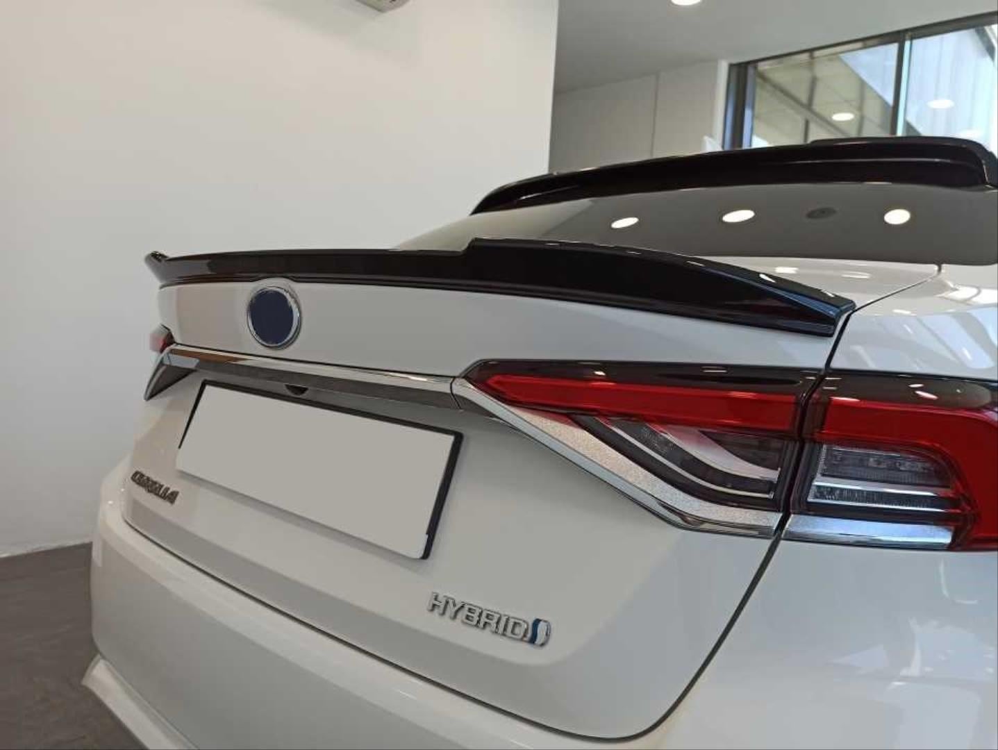 COROLLA 2019+ IÇIN UYUMLU BAGAJ USTÜ SPOILER B DIZAYN (PIANO BLACK) 