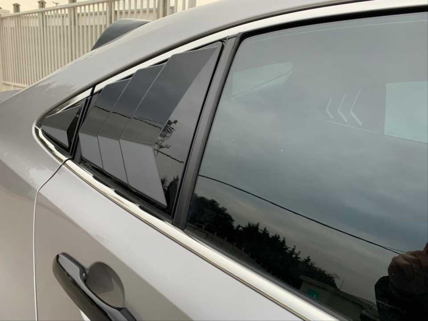COROLLA 2019+ IÇIN UYUMLU CAM NIKELAJI 