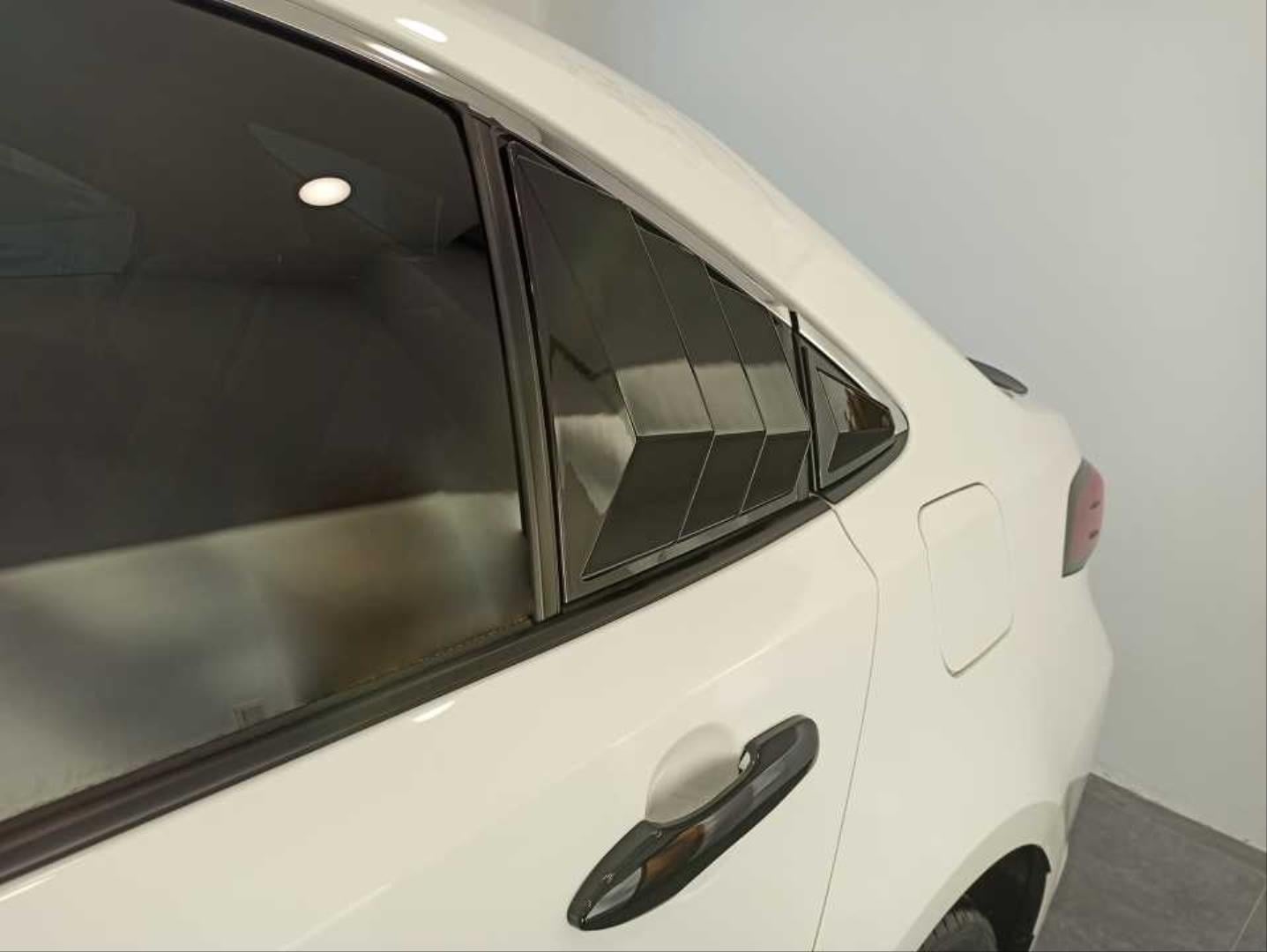 COROLLA 2019+ IÇIN UYUMLU KELEBEK KAPLAMA PIANO BLACK 