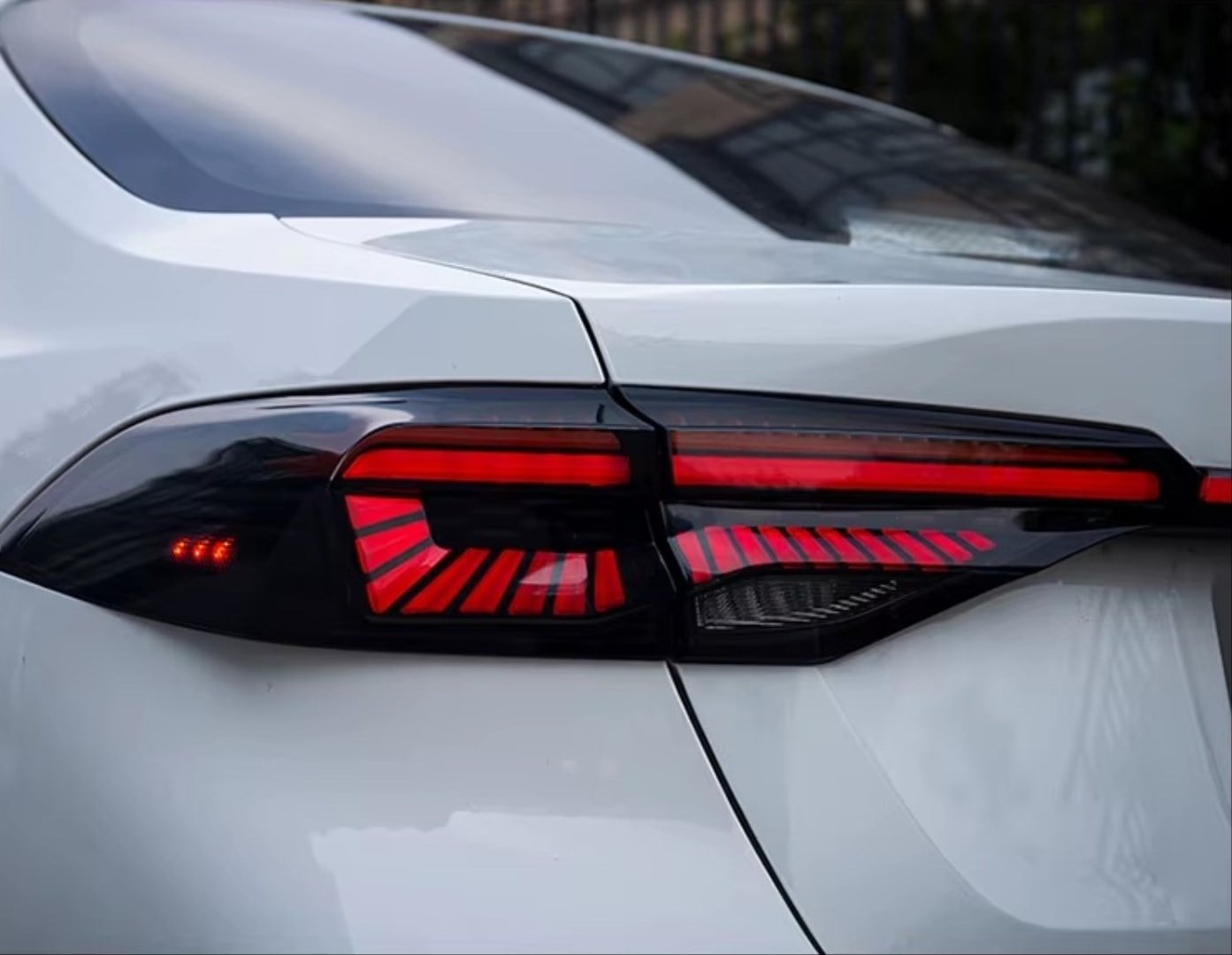 COROLLA 2019+ IÇIN UYUMLU LED STOP SPOILER SMOKE