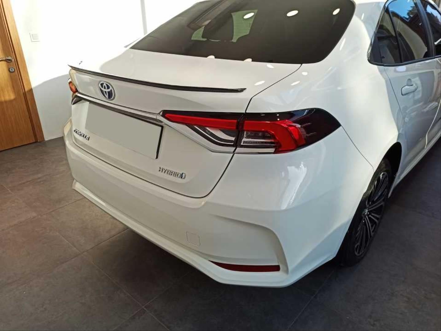 COROLLA 2019+ IÇIN UYUMLU SPOILER KARBON 