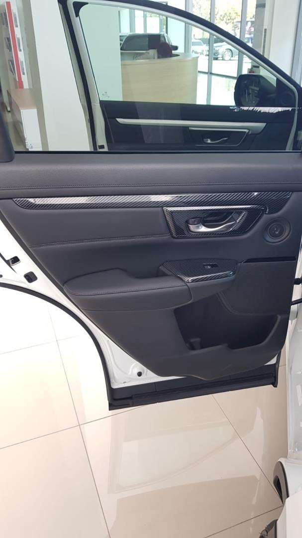 CR-V 2018-2021 IÇIN UYUMLU  IC KAPI AÇMA KOLU KAPLAMASI KARBON