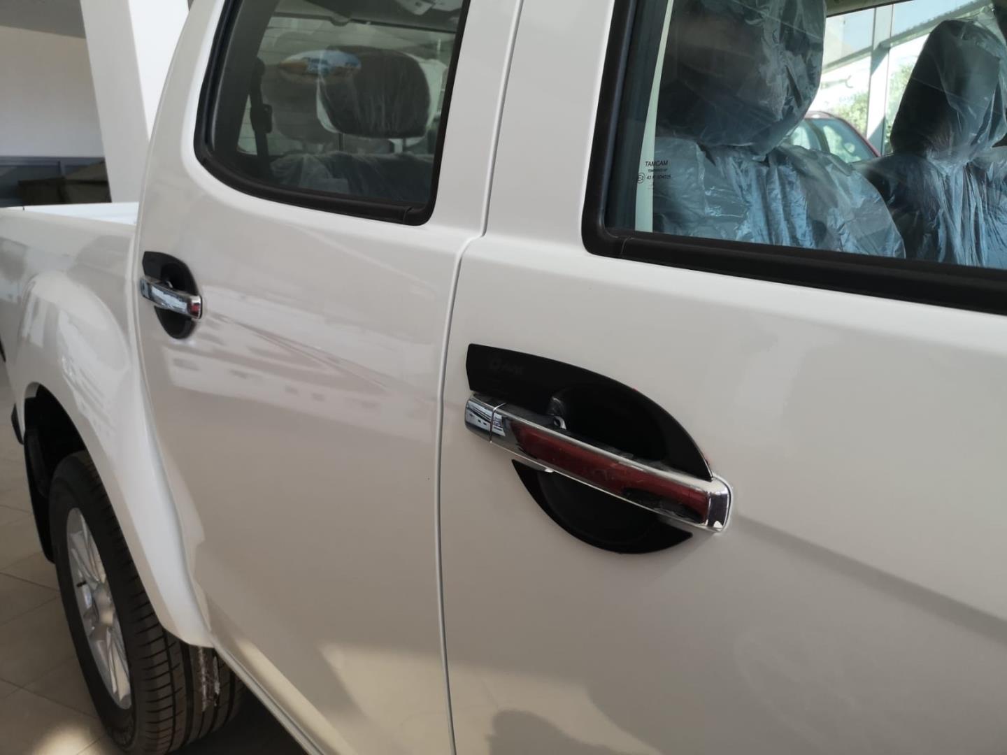 D-MAX IÇIN UYUMLU 2012-2017 KAPI KOLU IÇ KAPLAMA SIYAH 