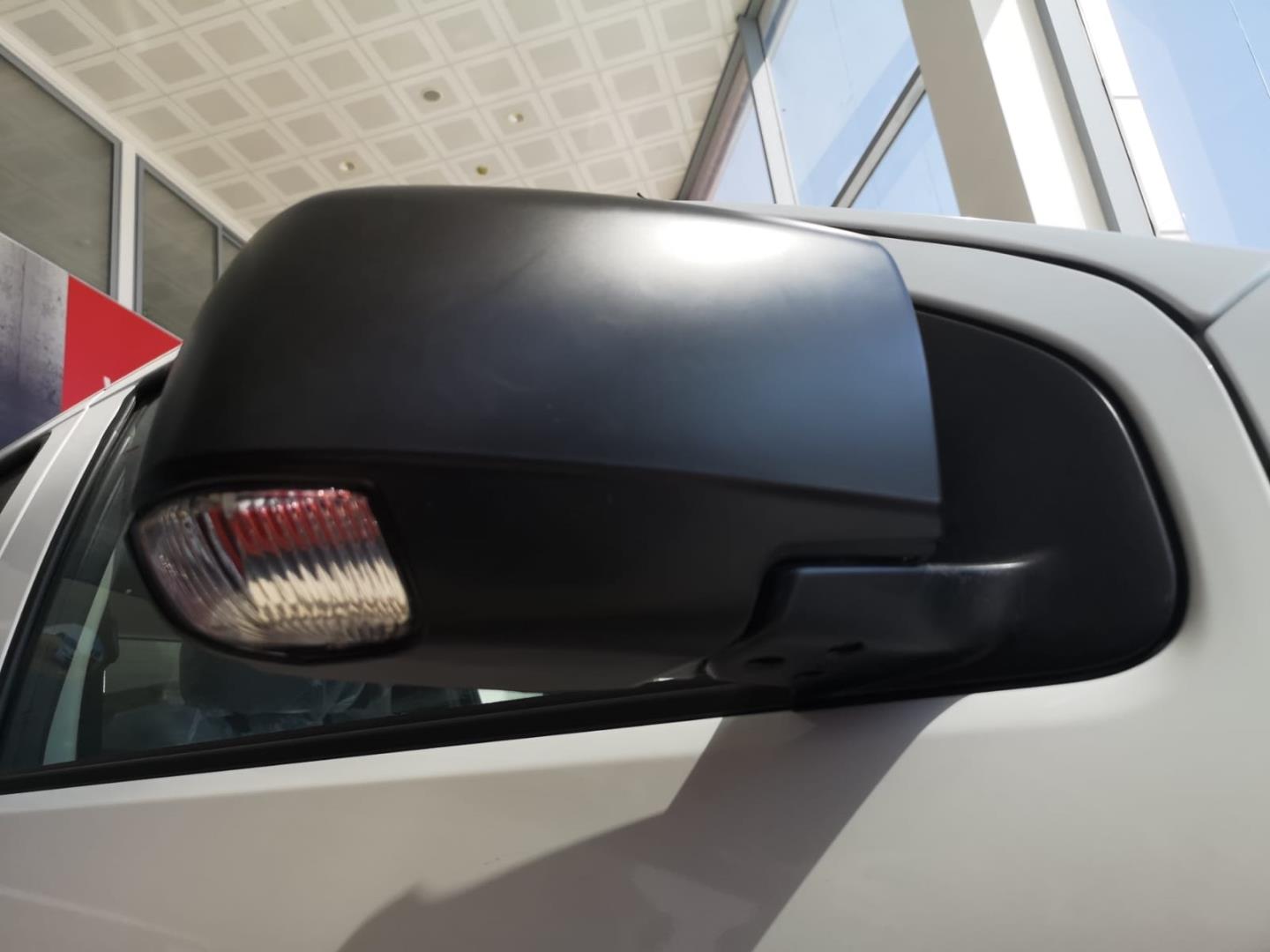 D-MAX IÇIN UYUMLU 2018+ AYNA KAPAGI SIYAH 