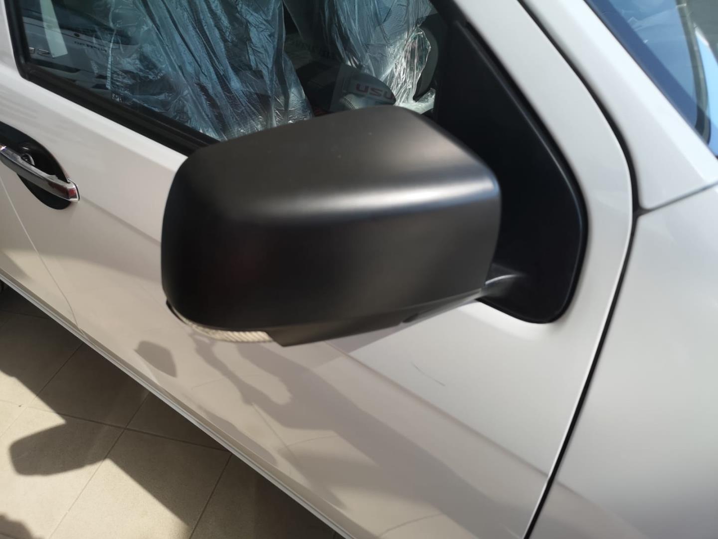D-MAX IÇIN UYUMLU 2018+ AYNA KAPAGI SIYAH 