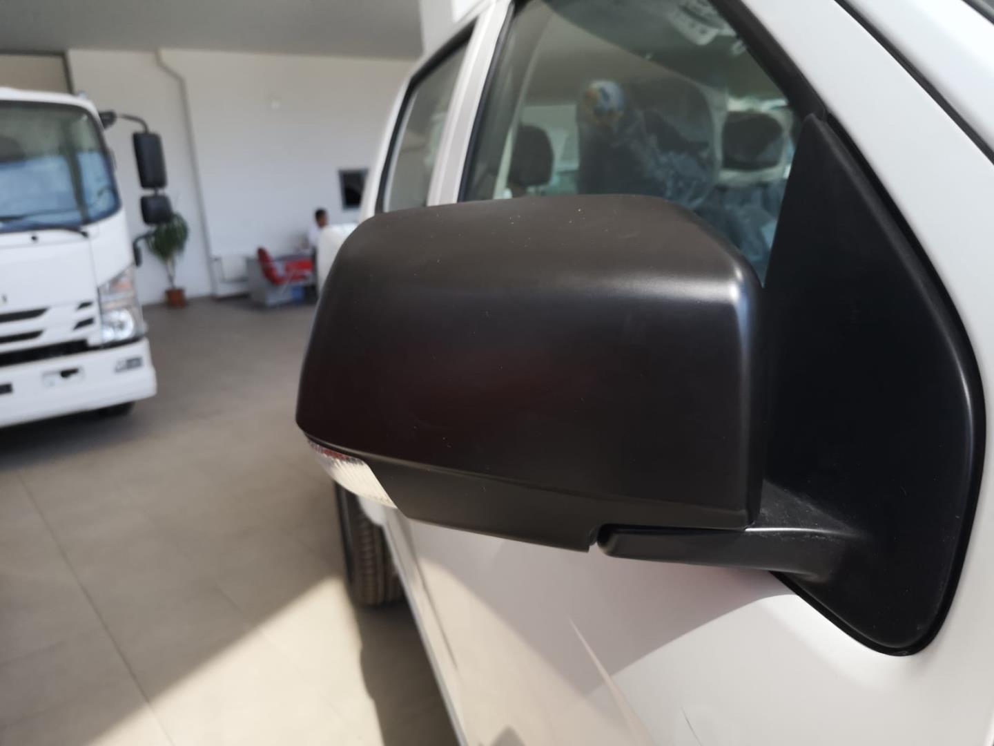 D-MAX IÇIN UYUMLU 2018+ AYNA KAPAGI SIYAH 