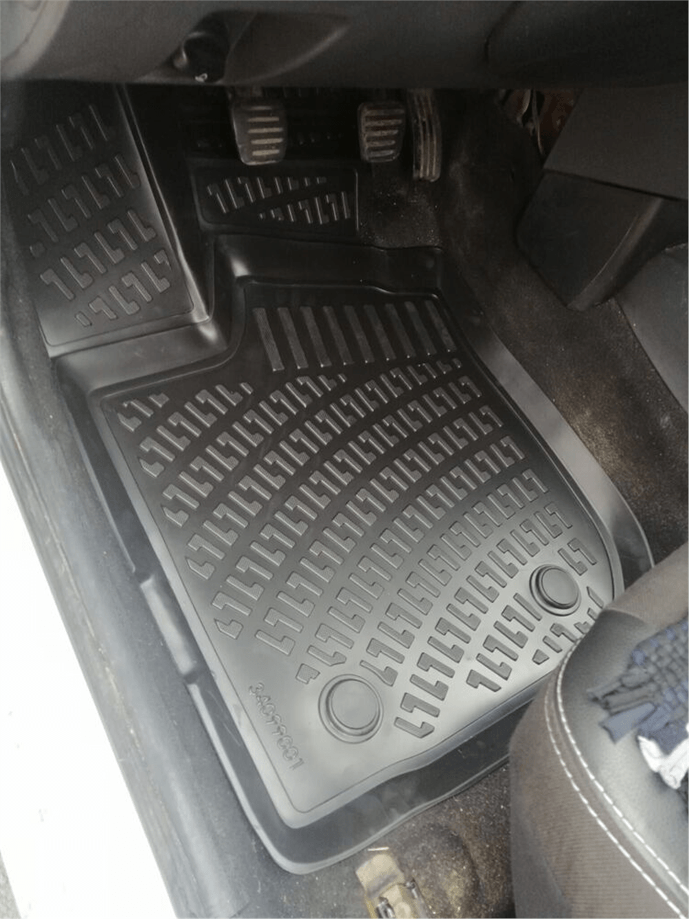 Dacia Logan 2004-2012 Havuzlu Paspas | Sedan