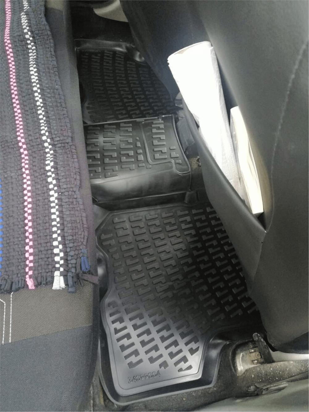 Dacia Logan 2004-2012 Havuzlu Paspas | Sedan