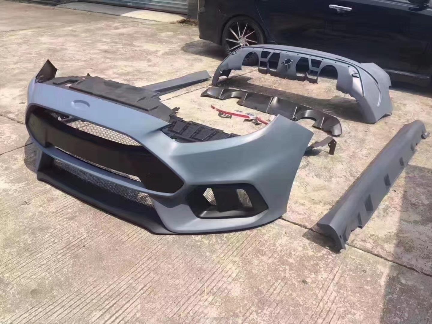 FOCUS 3.5 HB İÇİN UYUMLU RS GÖRÜNÜM BODY KIT 