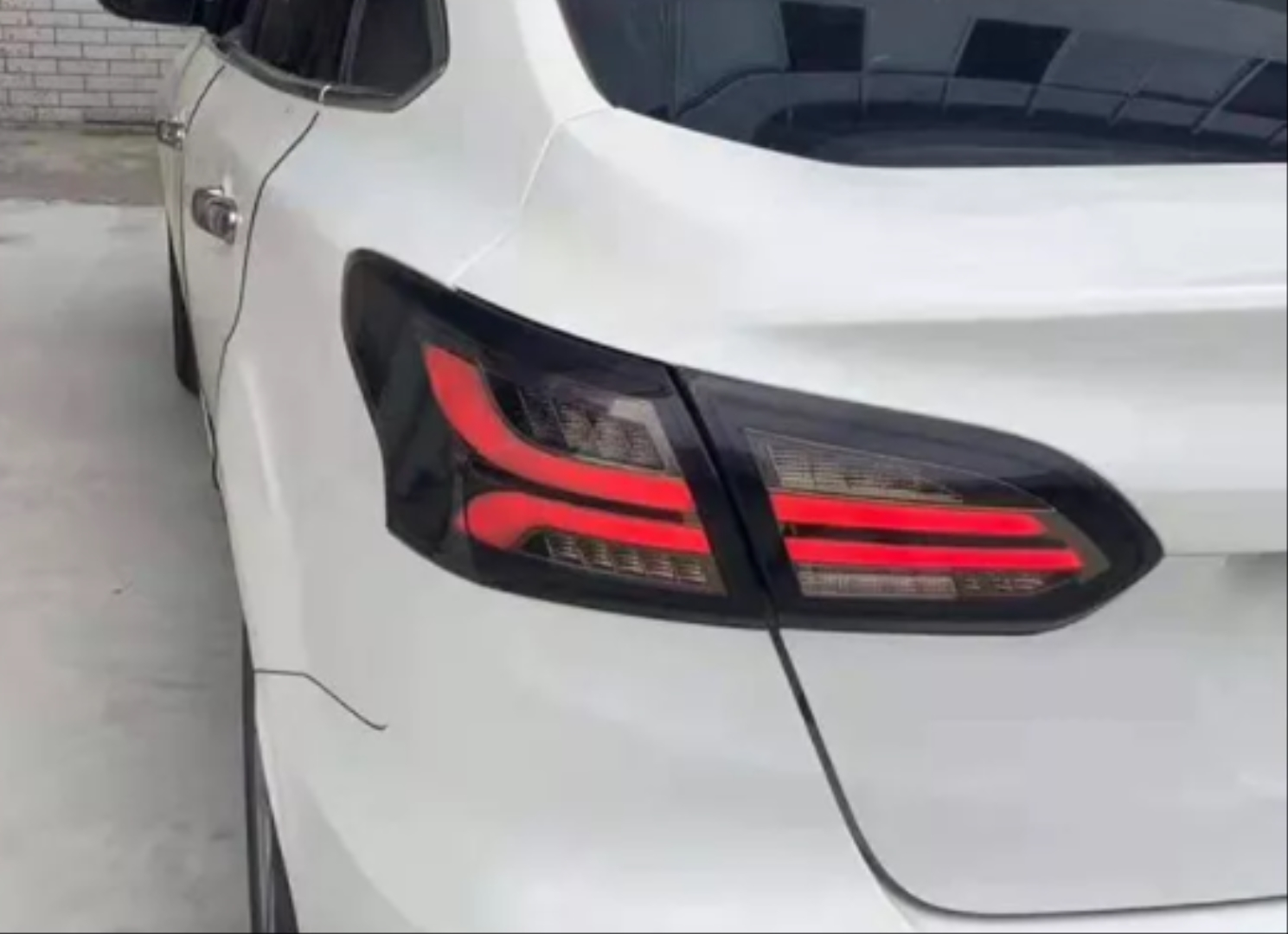 FOCUS IÇIN UYUMLU 2015-2018 LED STOP   