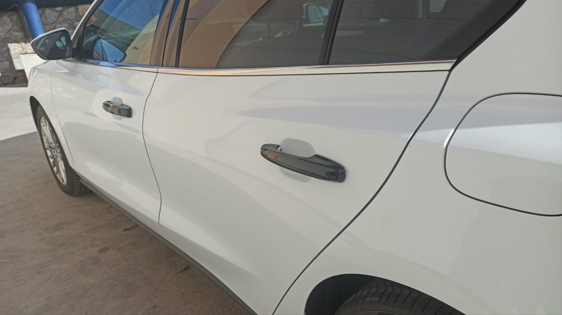 FOCUS IÇIN UYUMLU 2019+ KAPI KOLU PIANO BLACK(SMART KEY) 